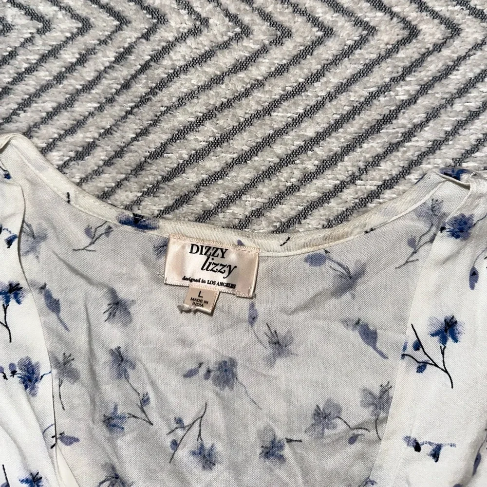 Floral Puff Sleeve Tops bundle of two shirts‎